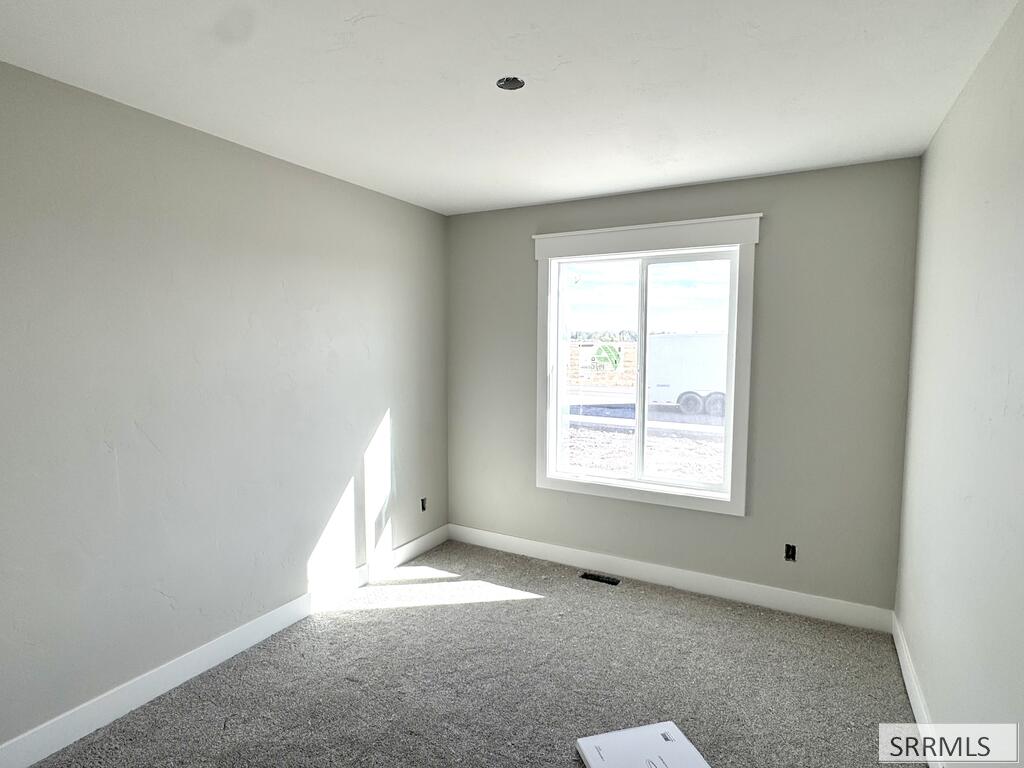 4049 E 146 N Property Photo 16