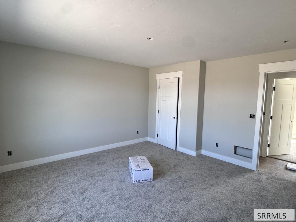 4049 E 146 N Property Photo 17