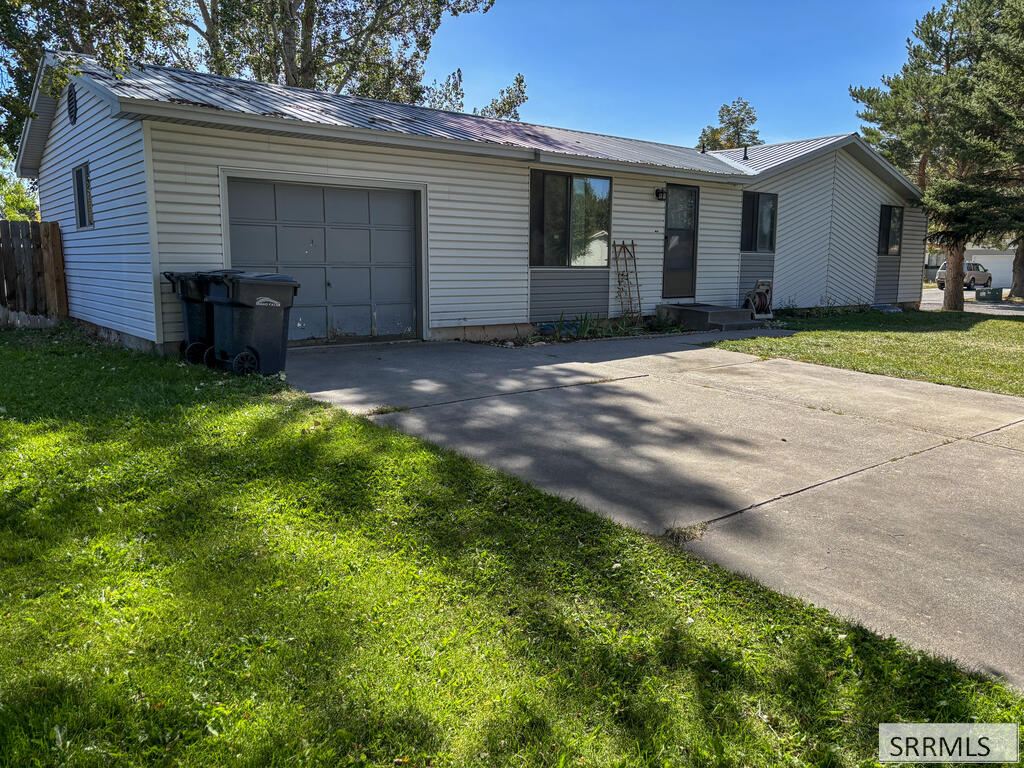 269 Croft Drive Property Photo 1