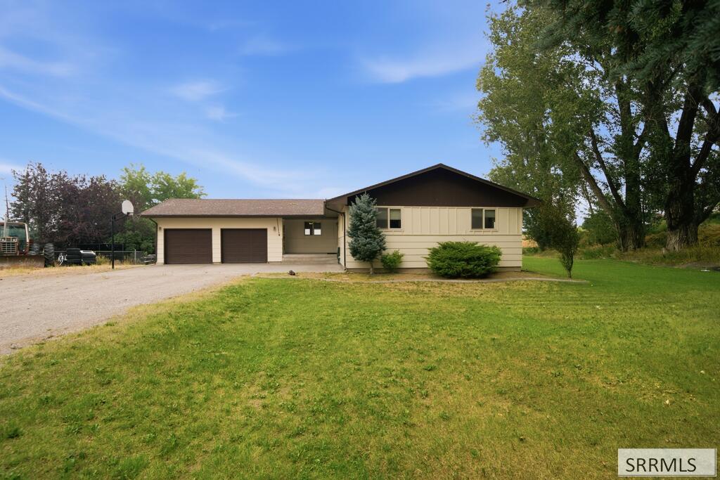 682 E 1100 N Property Photo 1