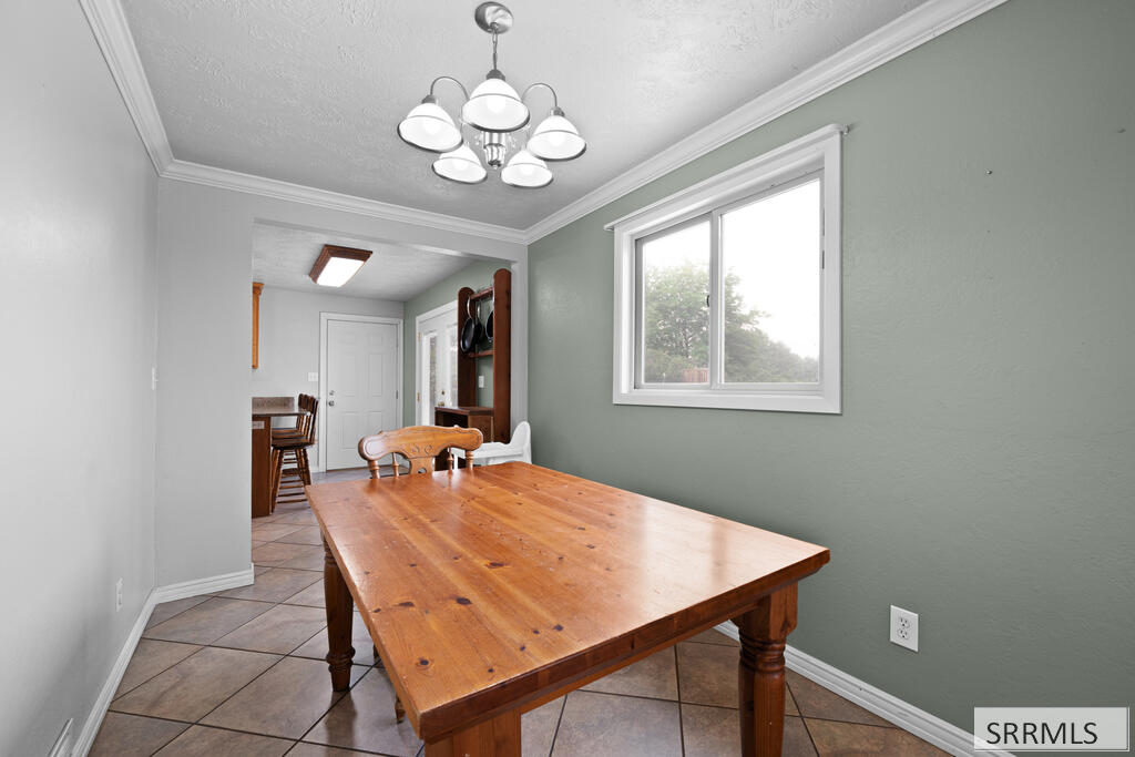 682 E 1100 N Property Photo 7