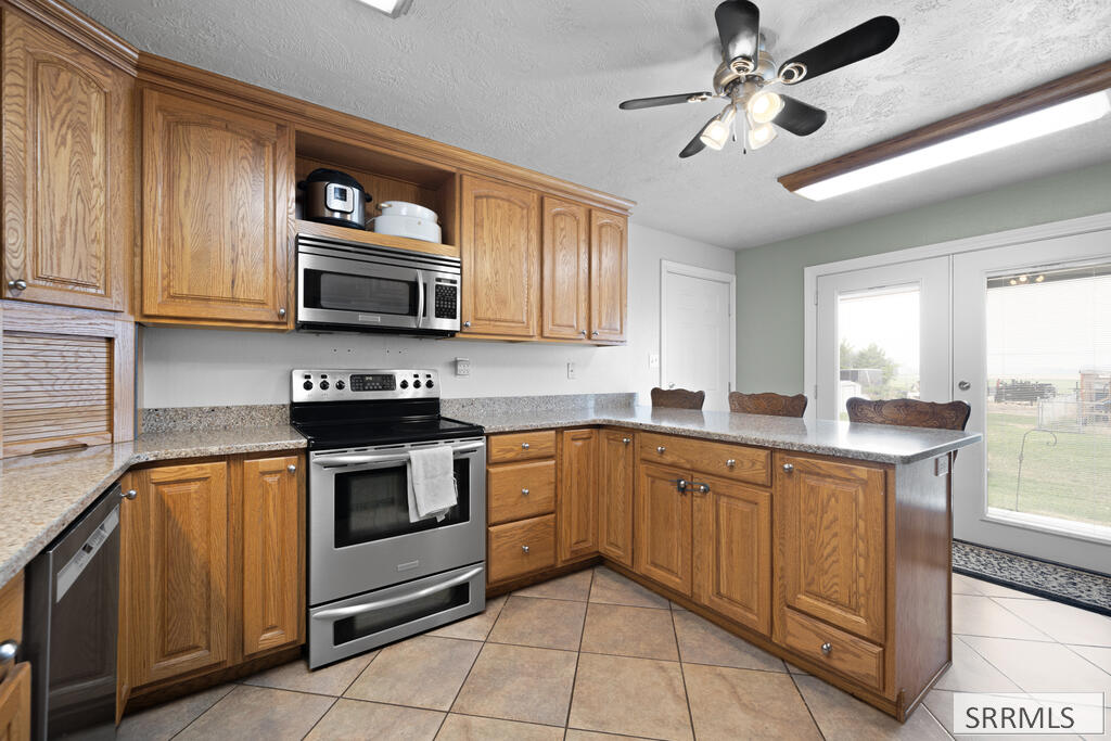 682 E 1100 N Property Photo 10