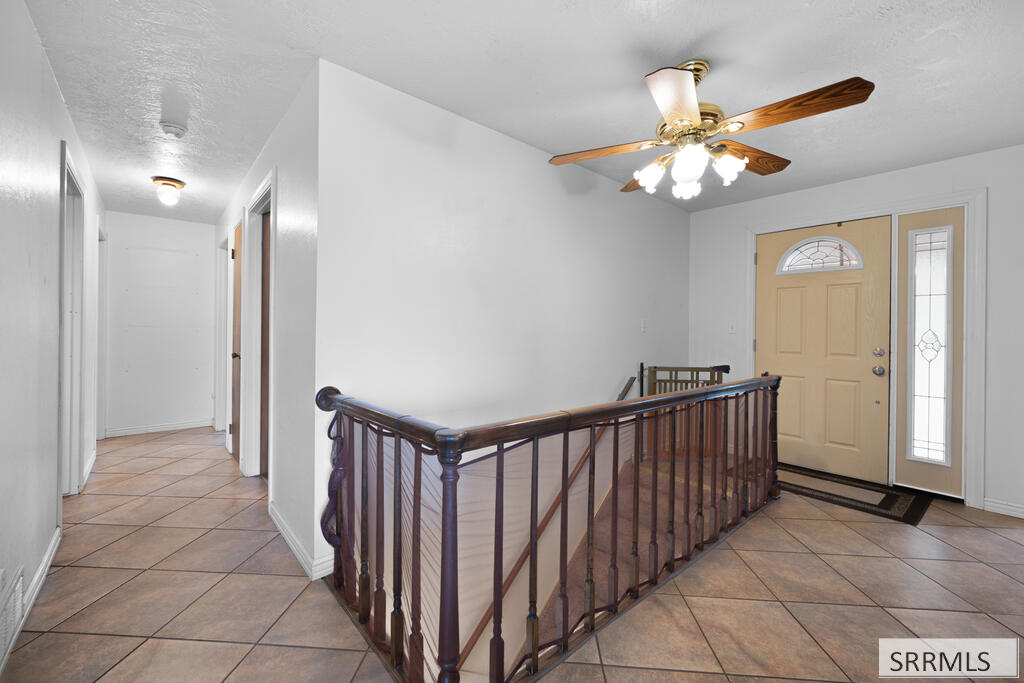 682 E 1100 N Property Photo 12