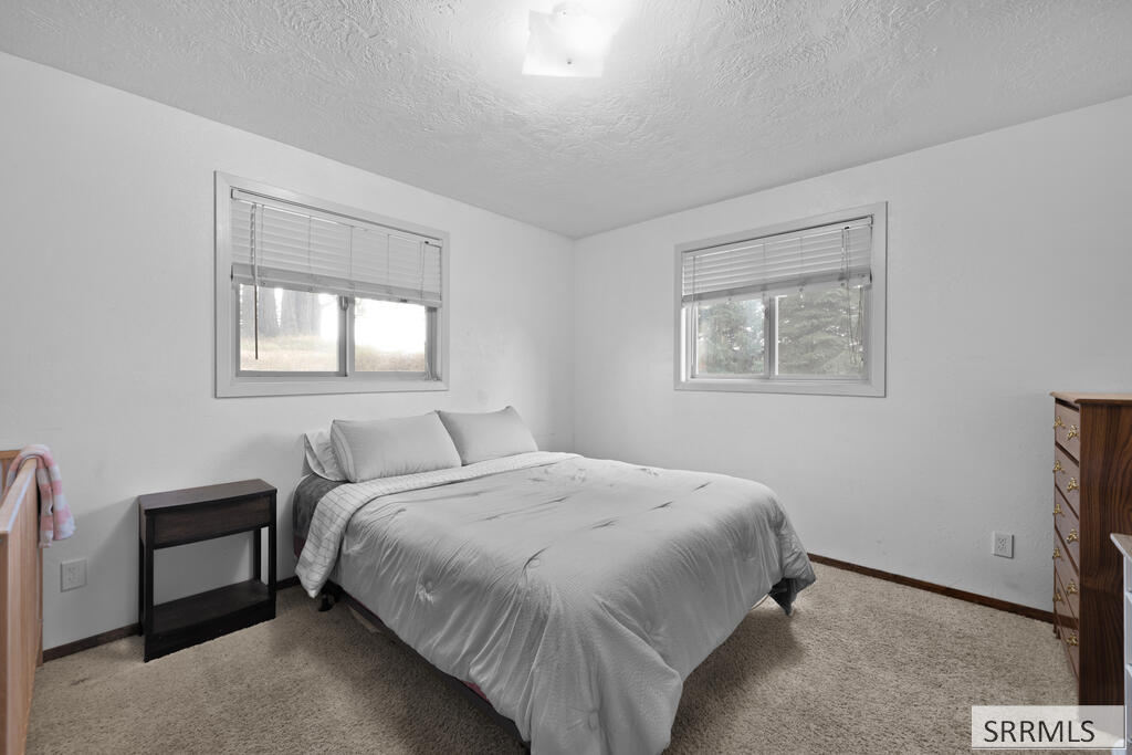 682 E 1100 N Property Photo 13