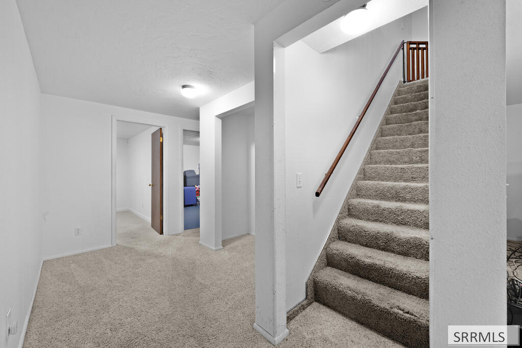 682 E 1100 N Property Photo 27