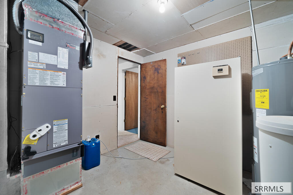 682 E 1100 N Property Photo 33