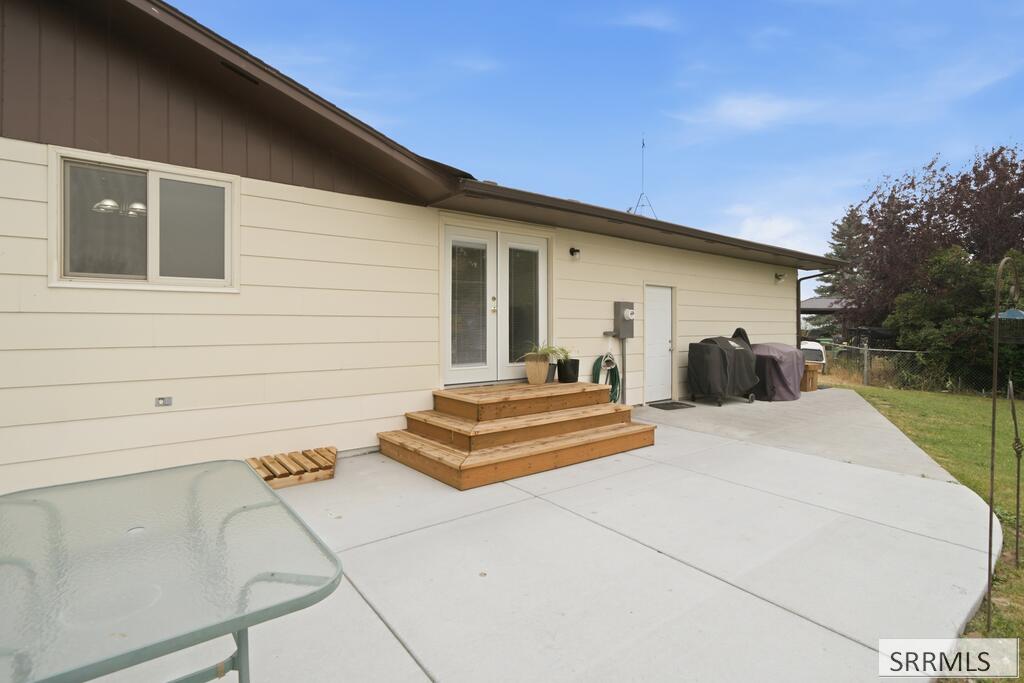 682 E 1100 N Property Photo 43