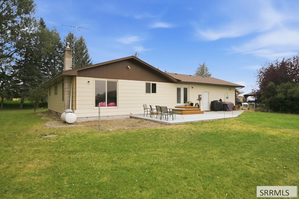 682 E 1100 N Property Photo 45