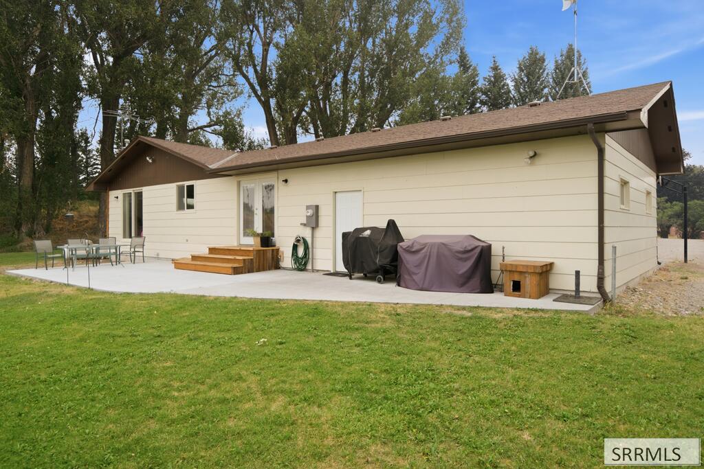 682 E 1100 N Property Photo 46