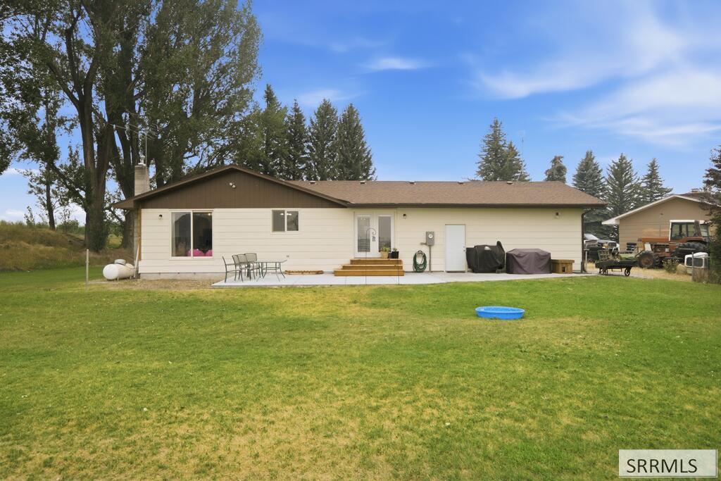 682 E 1100 N Property Photo 47