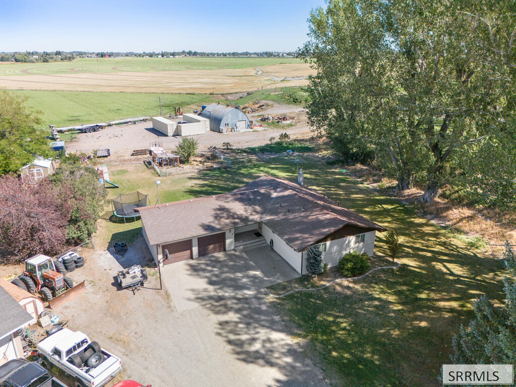 682 E 1100 N Property Photo 60