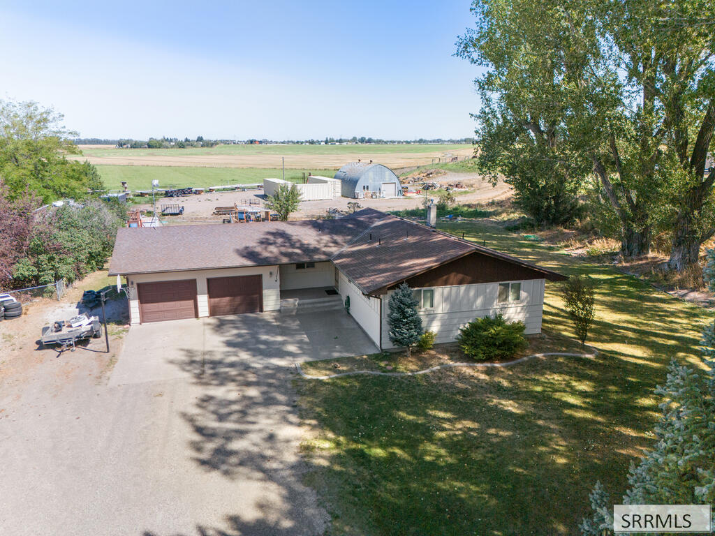 682 E 1100 N Property Photo 61