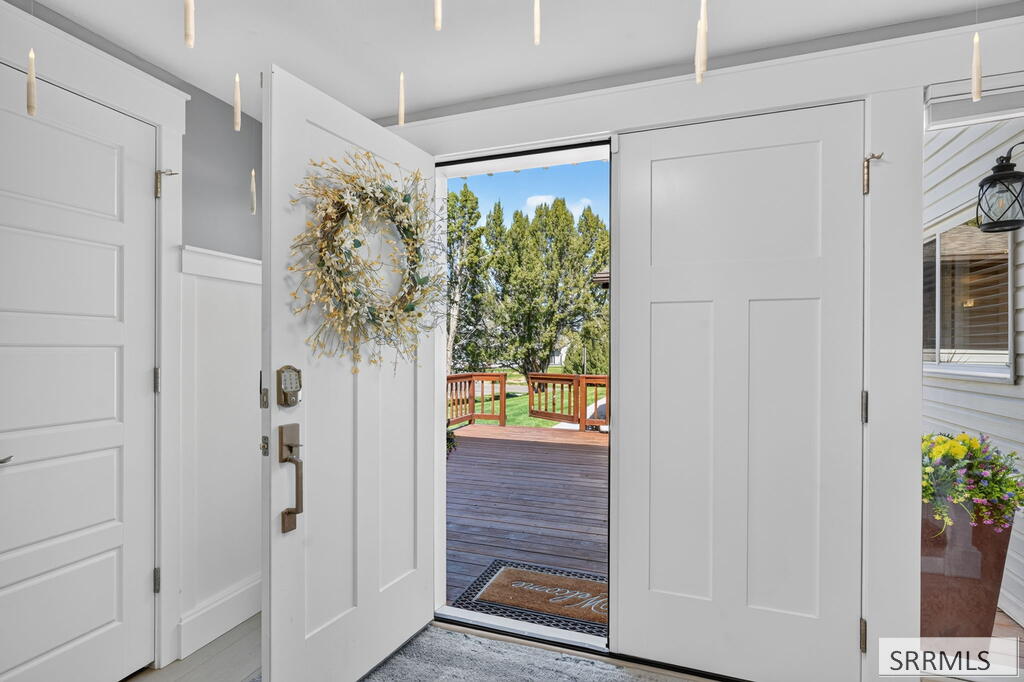 23 Cedar Hills Drive Property Photo 2