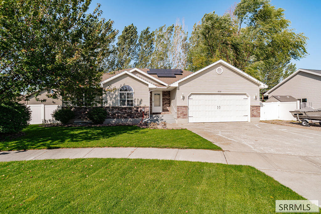 4152 E Rulon Circle Property Photo 1