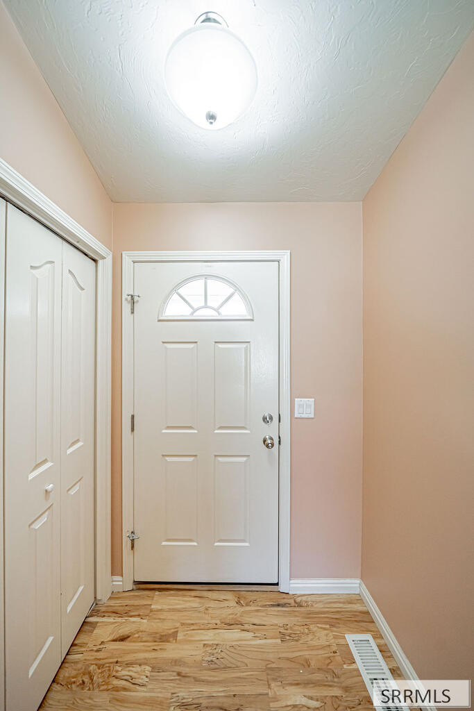 4152 E Rulon Circle Property Photo 6