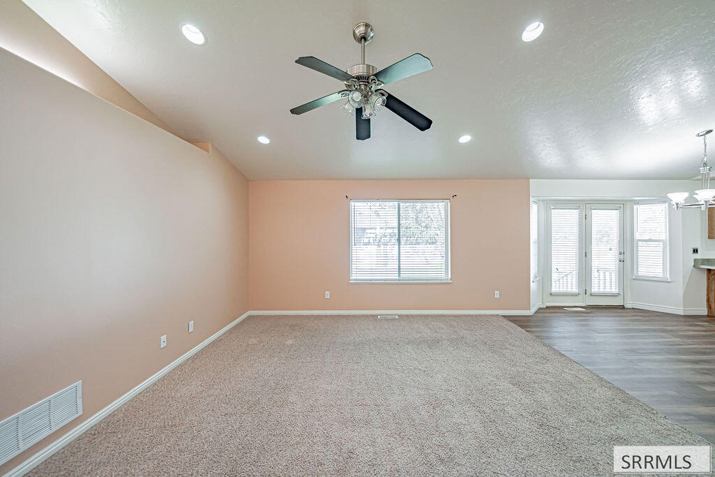 4152 E Rulon Circle Property Photo 8