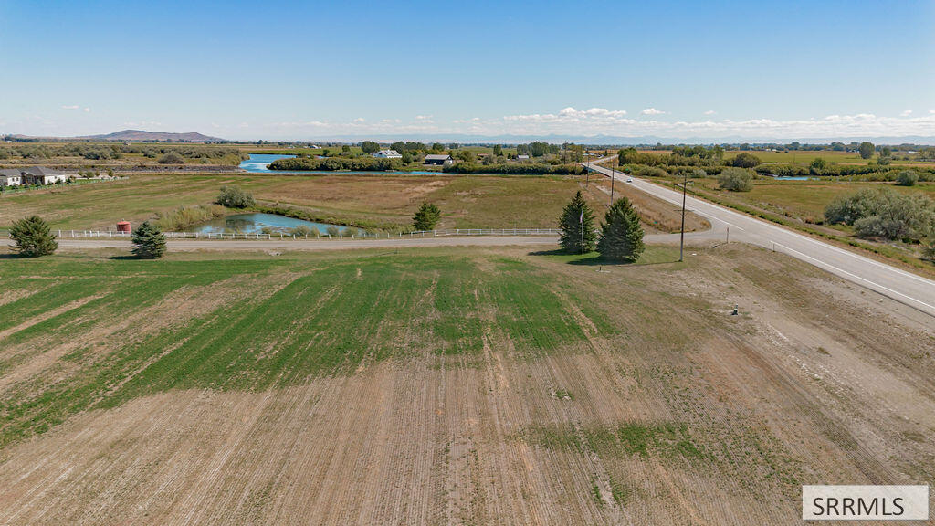 L9 B3 3067 E Property Photo 6