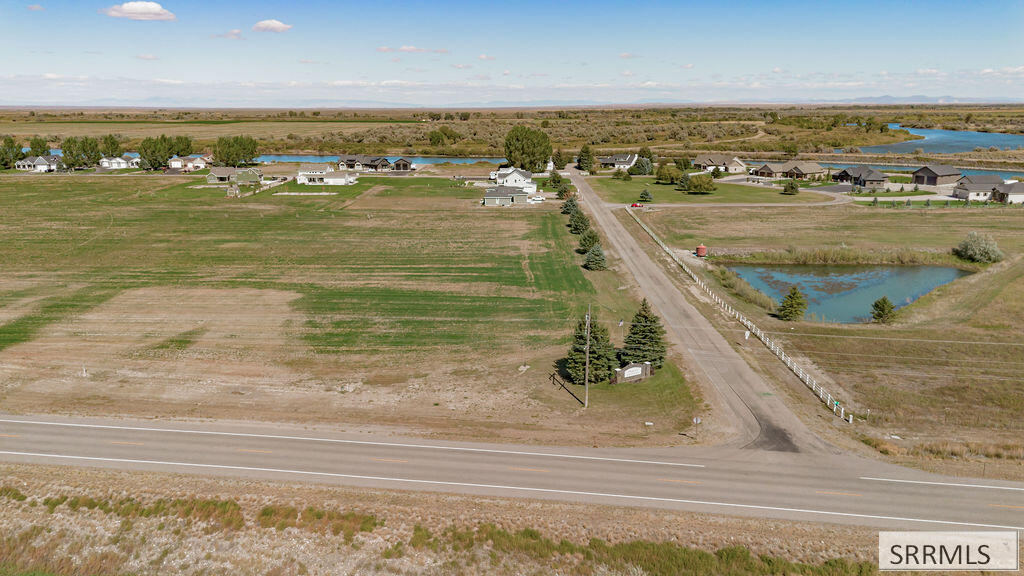 L9 B3 3067 E Property Photo 10