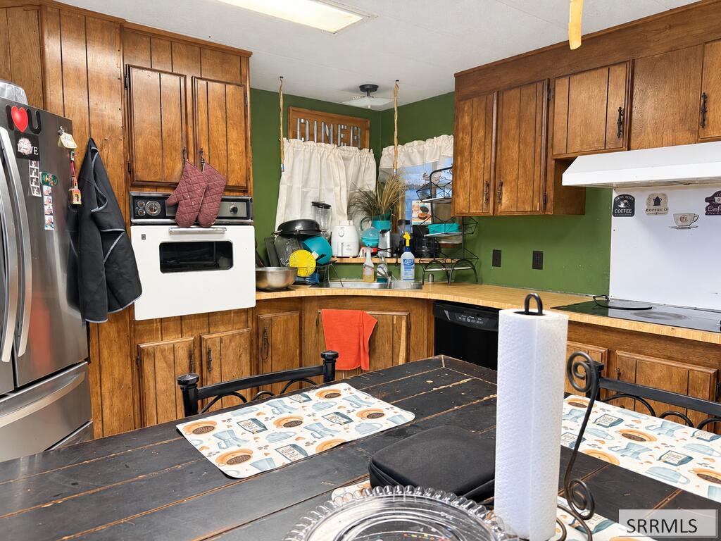 2863 E 664 N Property Photo 4