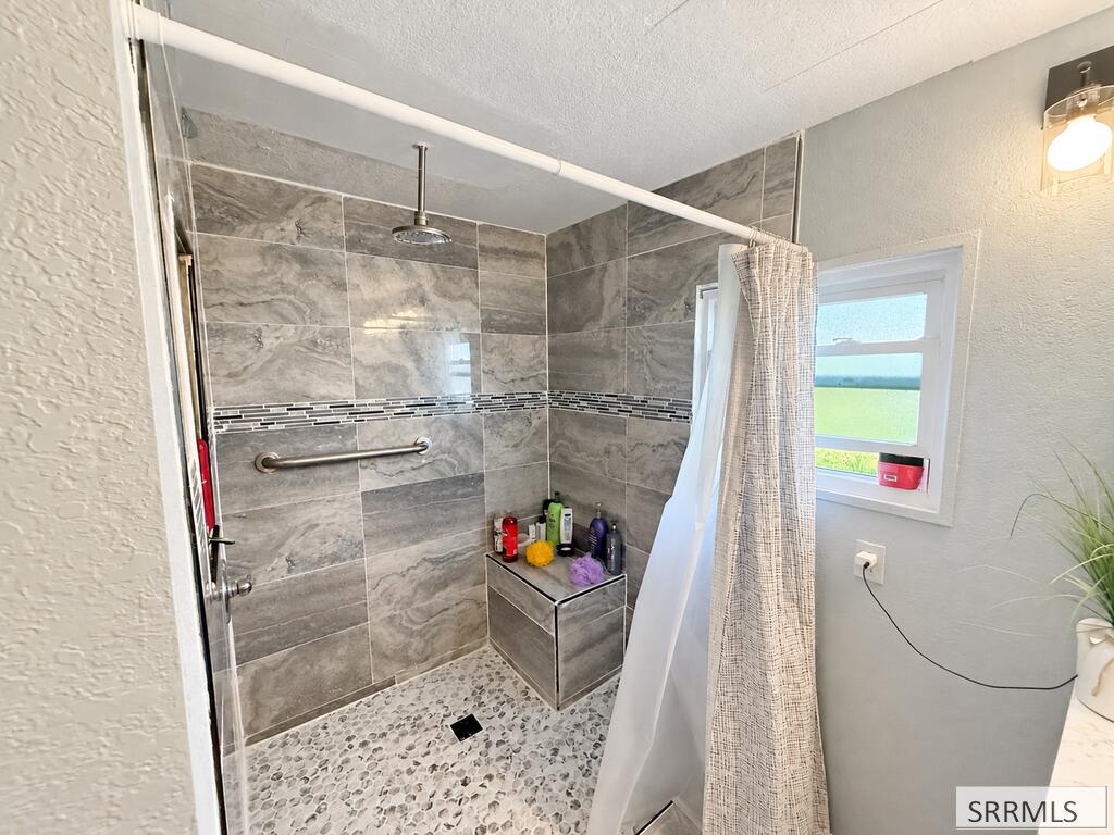 2863 E 664 N Property Photo 6