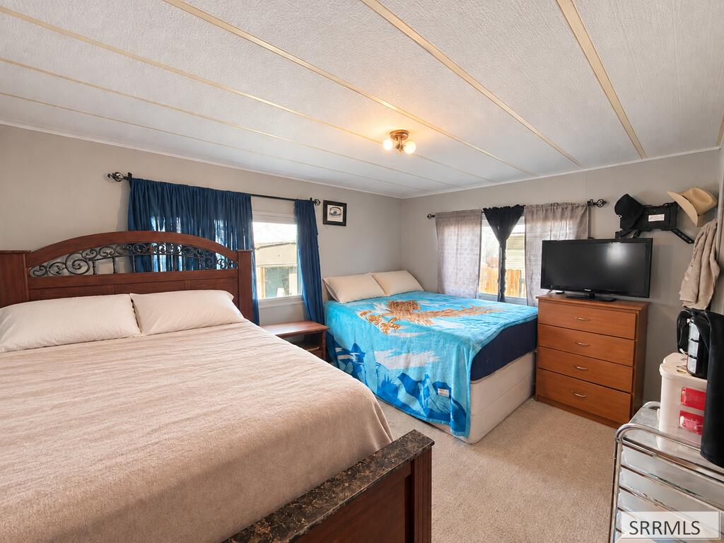 2863 E 664 N Property Photo 9