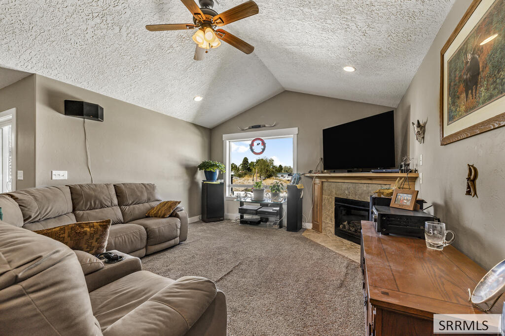 628 Double Eagle Property Photo 5