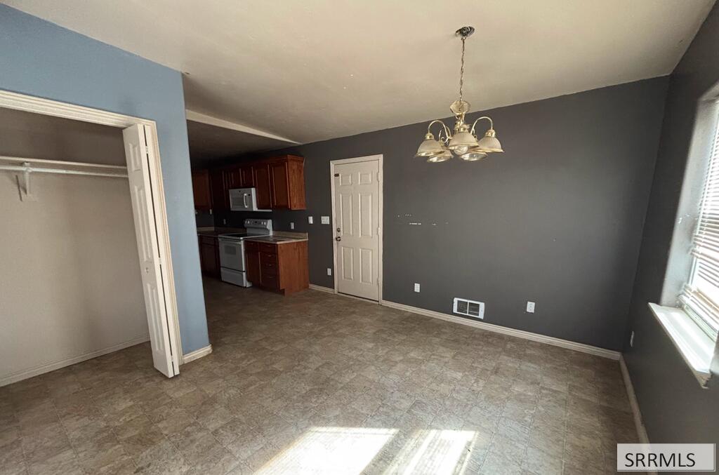 884 Wandell Court Property Photo 3