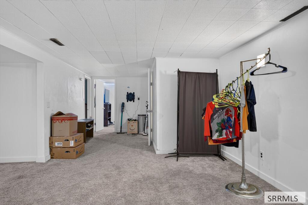 930 Park Avenue Property Photo 22