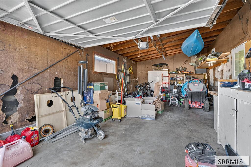 930 Park Avenue Property Photo 29