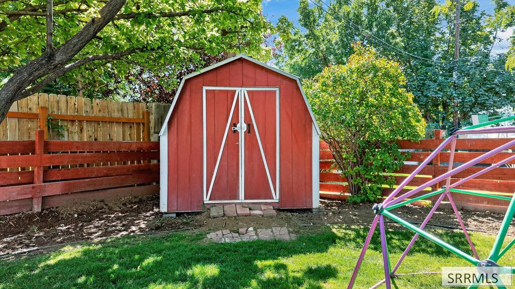930 Park Avenue Property Photo 35