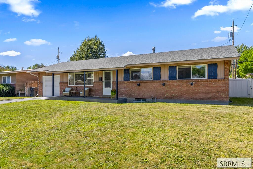 443 Sykes Drive Property Photo 1