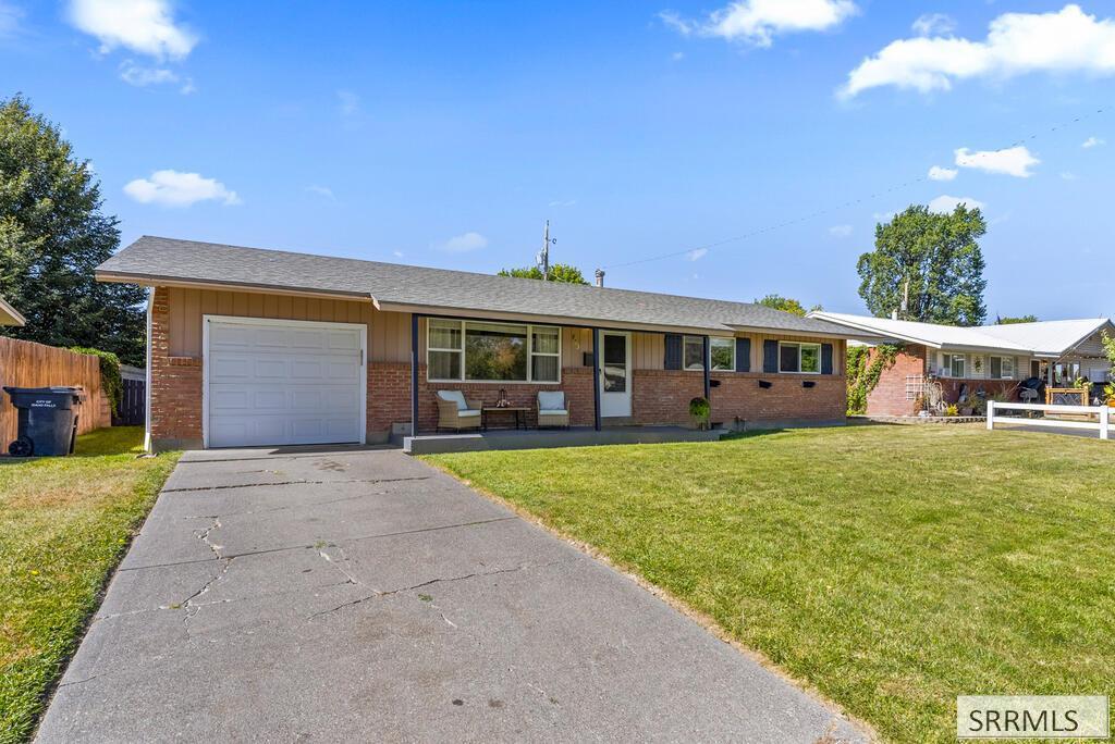 443 Sykes Drive Property Photo 2