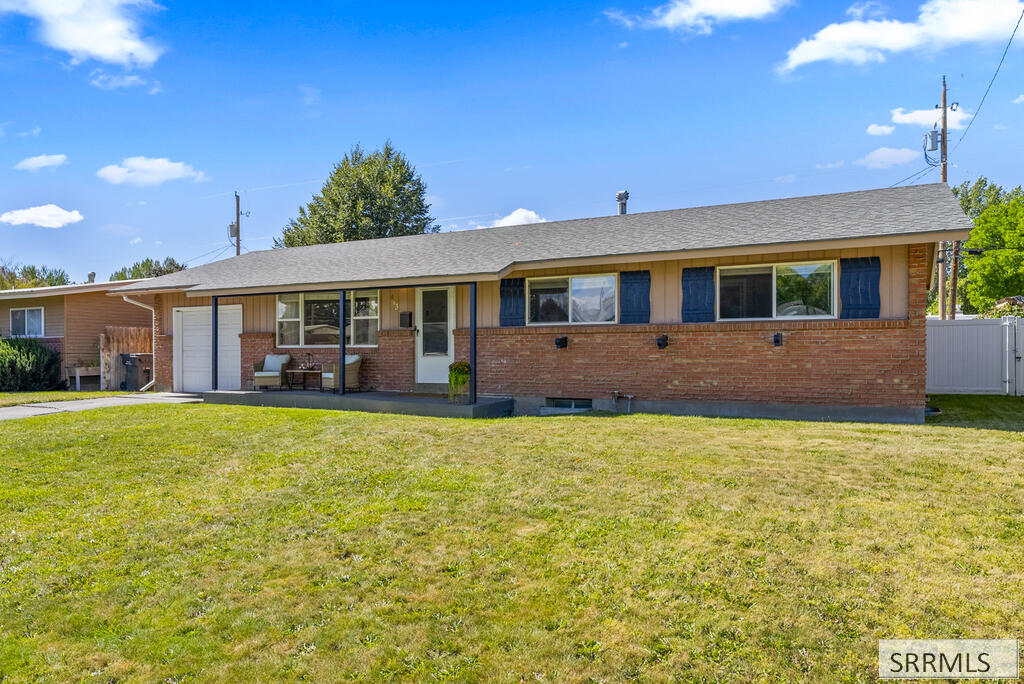 443 Sykes Drive Property Photo 3