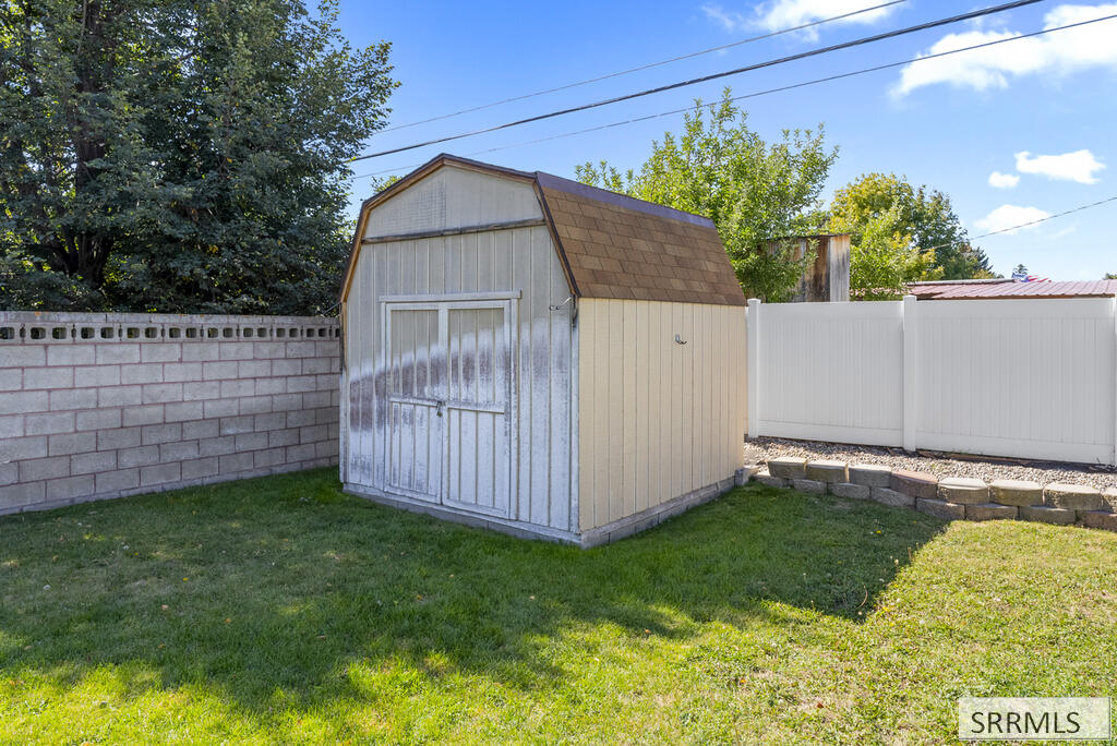 443 Sykes Drive Property Photo 27