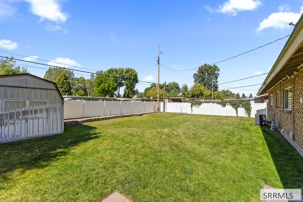 443 Sykes Drive Property Photo 28