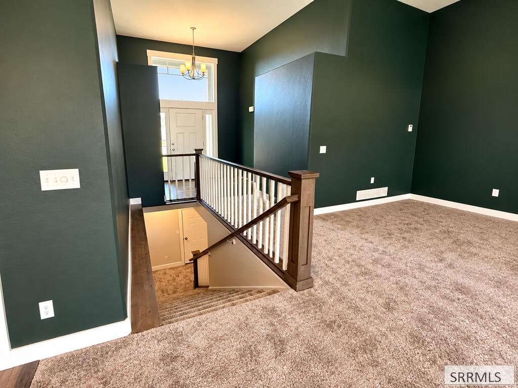 1194 Indian Hollow Drive Property Photo 4