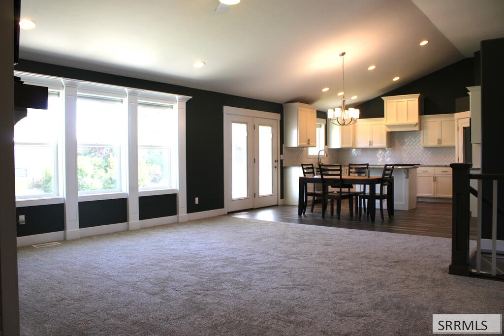 1194 Indian Hollow Drive Property Photo 5