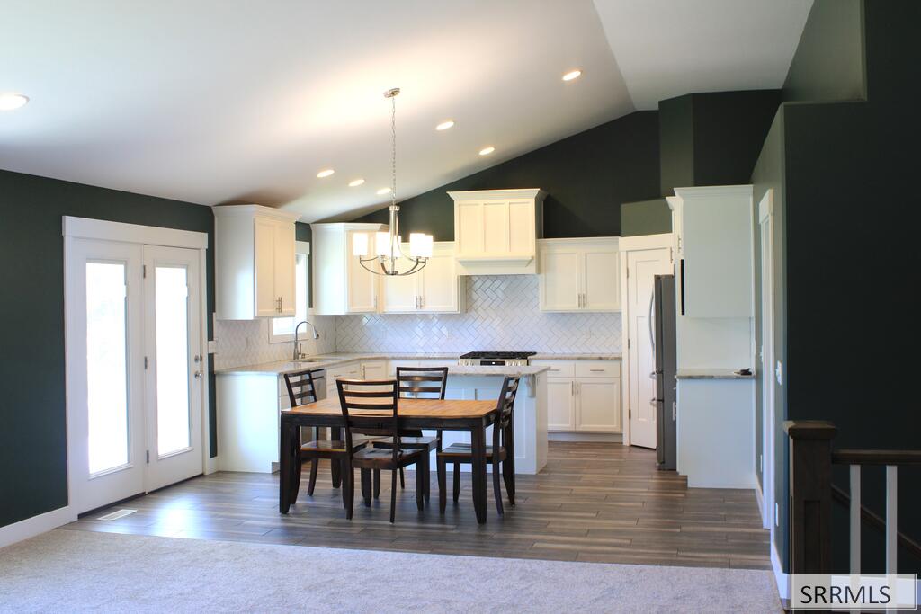 1194 Indian Hollow Drive Property Photo 6