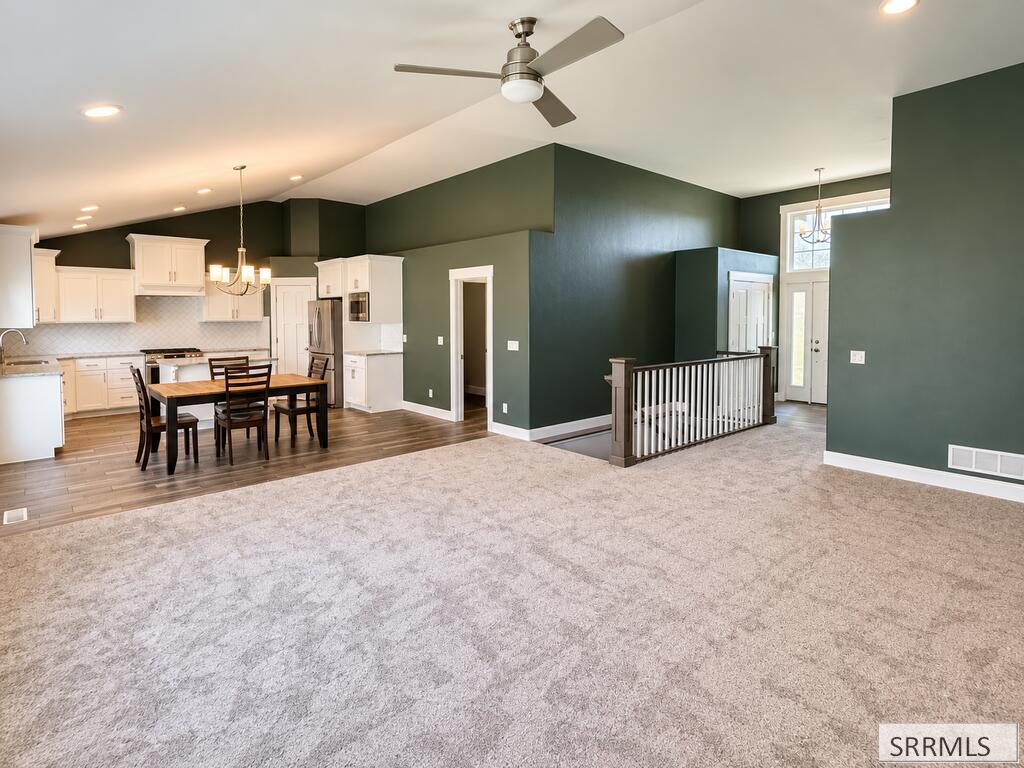 1194 Indian Hollow Drive Property Photo 7