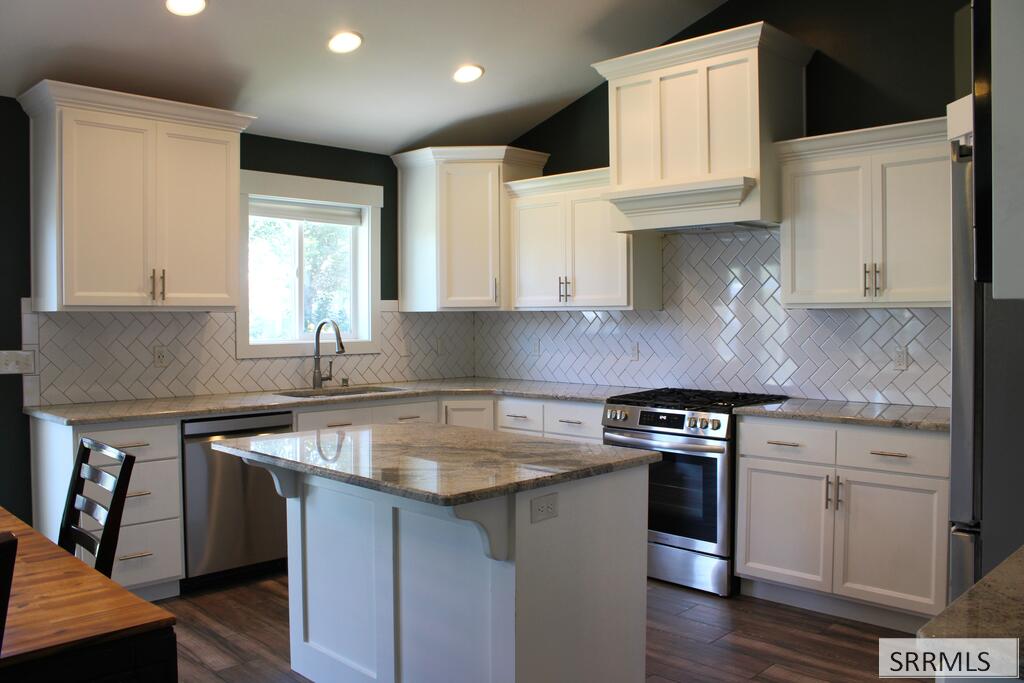 1194 Indian Hollow Drive Property Photo 11