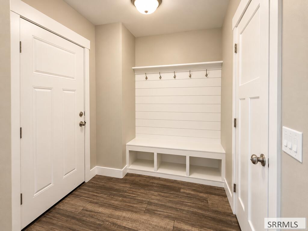 1194 Indian Hollow Drive Property Photo 17