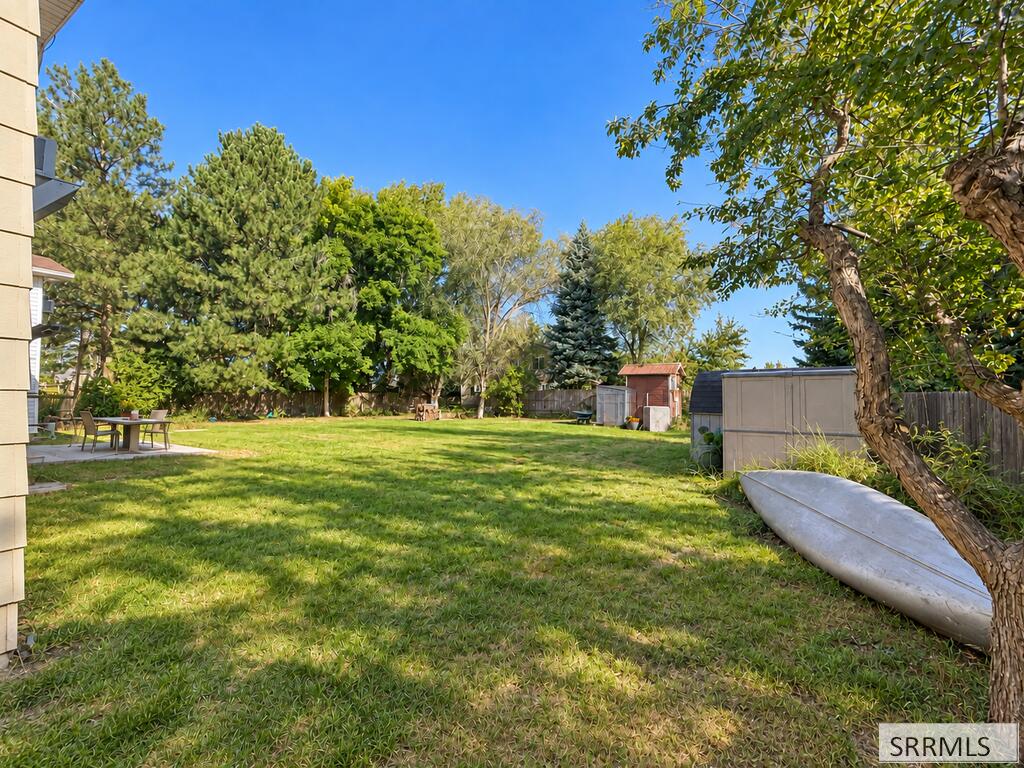 934 Elizabeth Property Photo 3