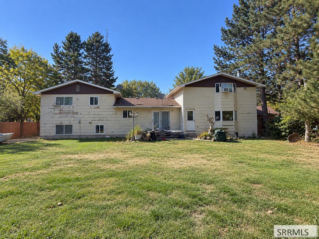 934 Elizabeth Property Photo 4