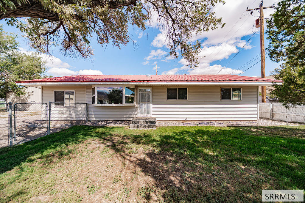 3954 N Gateway Drive Property Photo 4