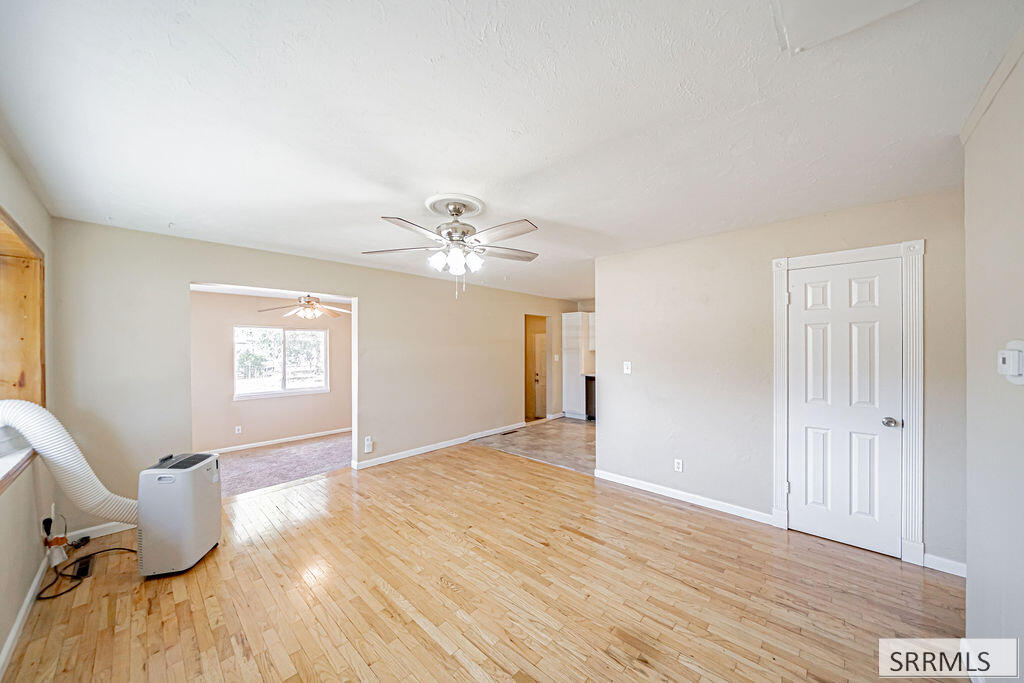 3954 N Gateway Drive Property Photo 6