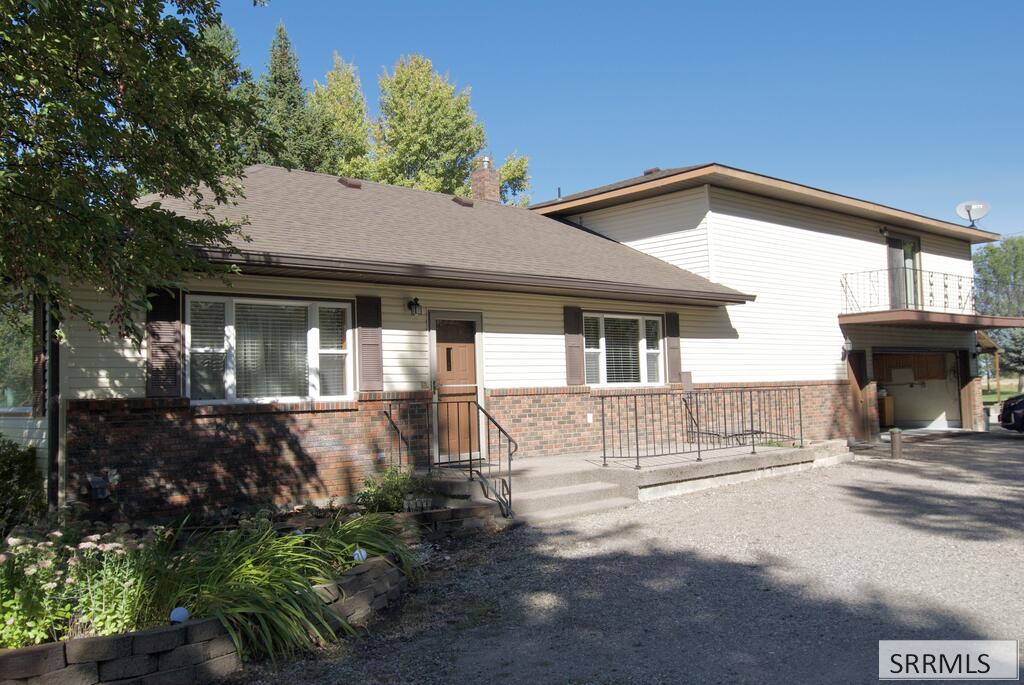 3873 E 200 N Property Photo 1