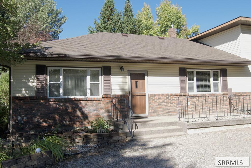 3873 E 200 N Property Photo 2