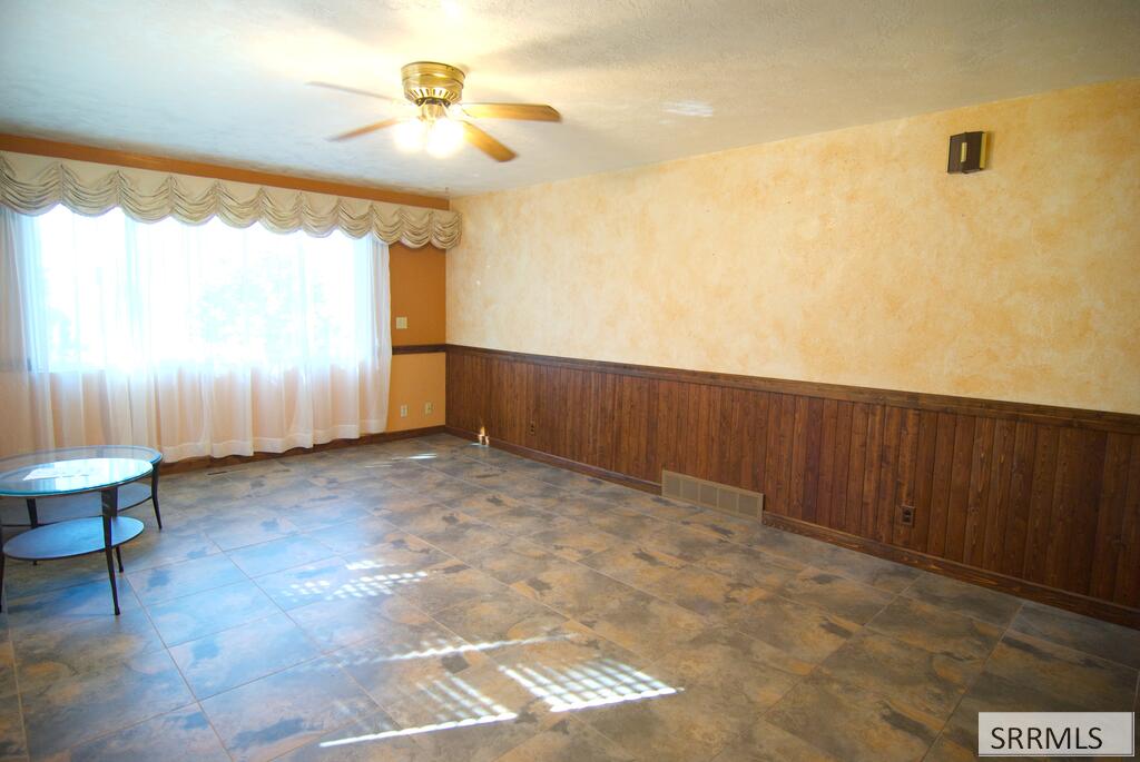 3873 E 200 N Property Photo 3
