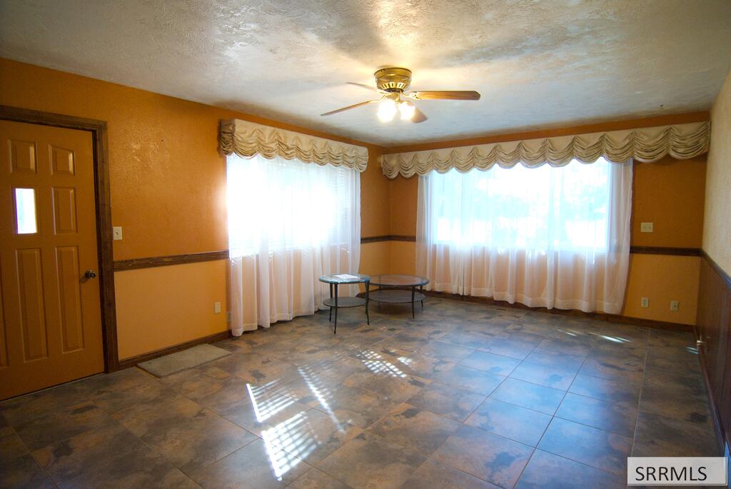 3873 E 200 N Property Photo 4