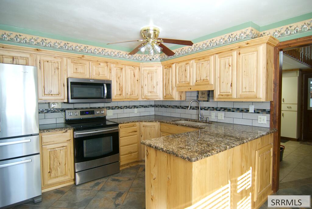 3873 E 200 N Property Photo 6